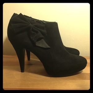 NEVER WORN Impo Patricia platform bootie